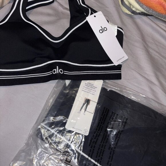 Alo Yoga Airbrush Heart Throb Bra & High-Waist Legging Set Activewear - Picture 2 of 6